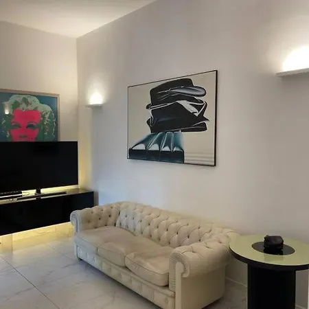 Apartament The White House Mediolan