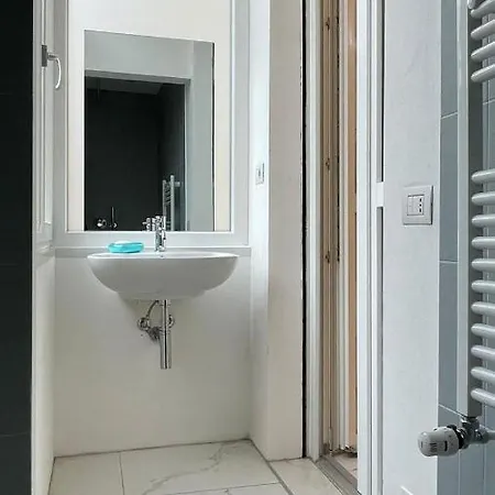 Apartament The White House Mediolan
